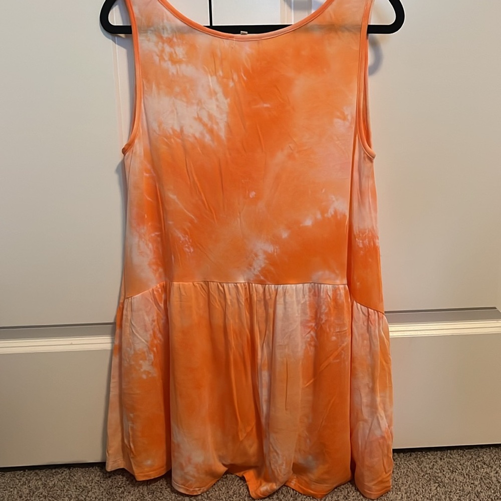 Orange tank!! 🧡 - Picture 2 of 5